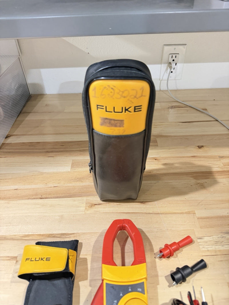 FLUKE 337 TRUE RMS AC/DC CLAMP METER WITH LEADS & BAG