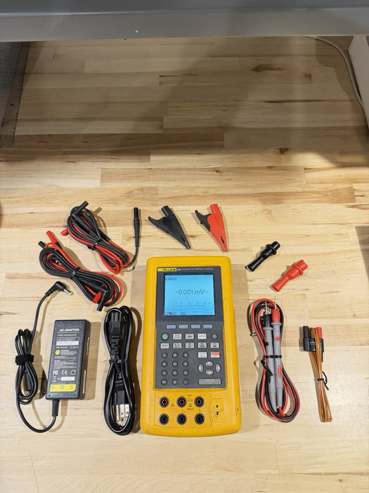 FLUKE 744 DOCUMENTING PRCESS CALIBRATOR W/ LEADS & CHARGER (CALIBRATED 2025)