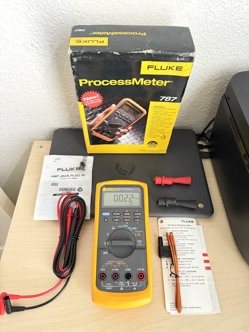 FLUKE 787 PROCESSMETER WITH BOX MANUALS & LEADS
