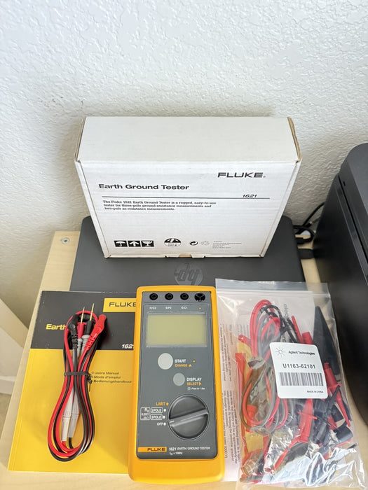 FLUKE 1621 EARTH GROUND TESTER WITH LEADS & ACCESSORIES TESTED