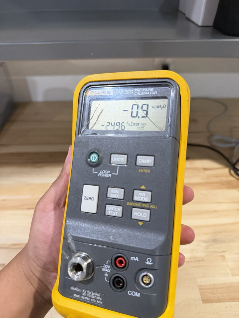 FLUKE 718 30G PRESSURE CALIBRATOR FOR PARTS