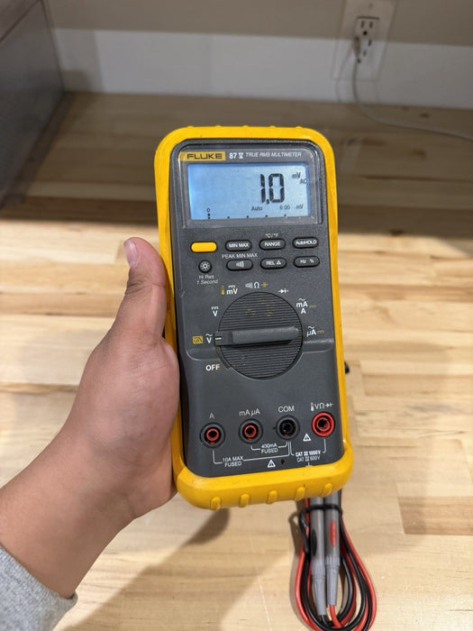 FLUKE 87V TRUE RMS MULTIMETER WITH LEADS TESTED
