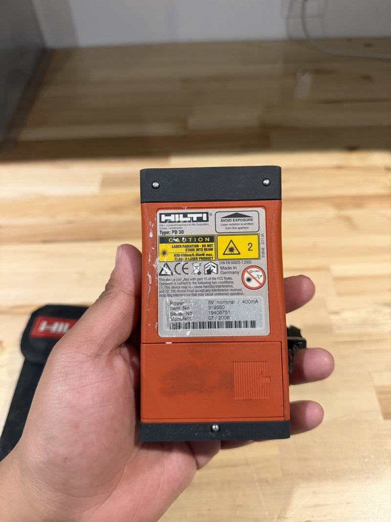 HILTI PD 30 LASER DISTANCE METER WITH CASE TESTED