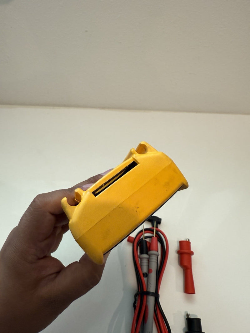 FLUKE 117 TRUE RMS MULTIMETER WITH LEADS & CLIPS