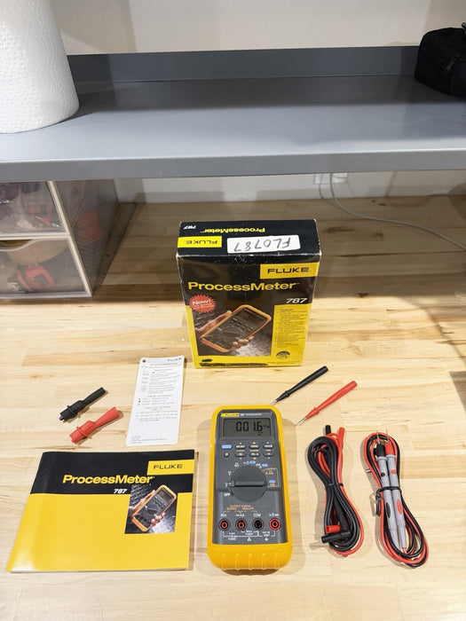 FLUKE 787 PROCESSMETER (NEW FACTORY SEALED) SHIPS FAST - FREE SHIPPING (RARE)