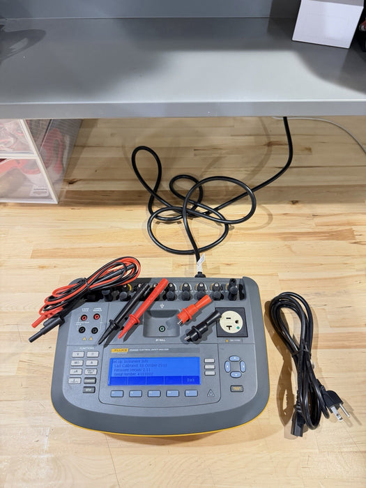 FLUKE ESA620 BIOMEDICAL ELECTRICAL SAFETY ANALYZER WITH CHARGER & LEADS
