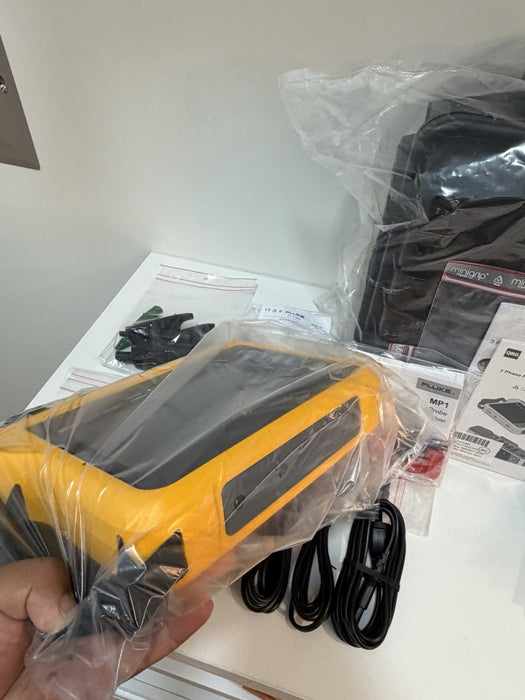 FLUKE 1777 POWER QUALITY ANALYZER (NEW FACTORY SEALED)CALIBRATED 2027 SHIPS FAST