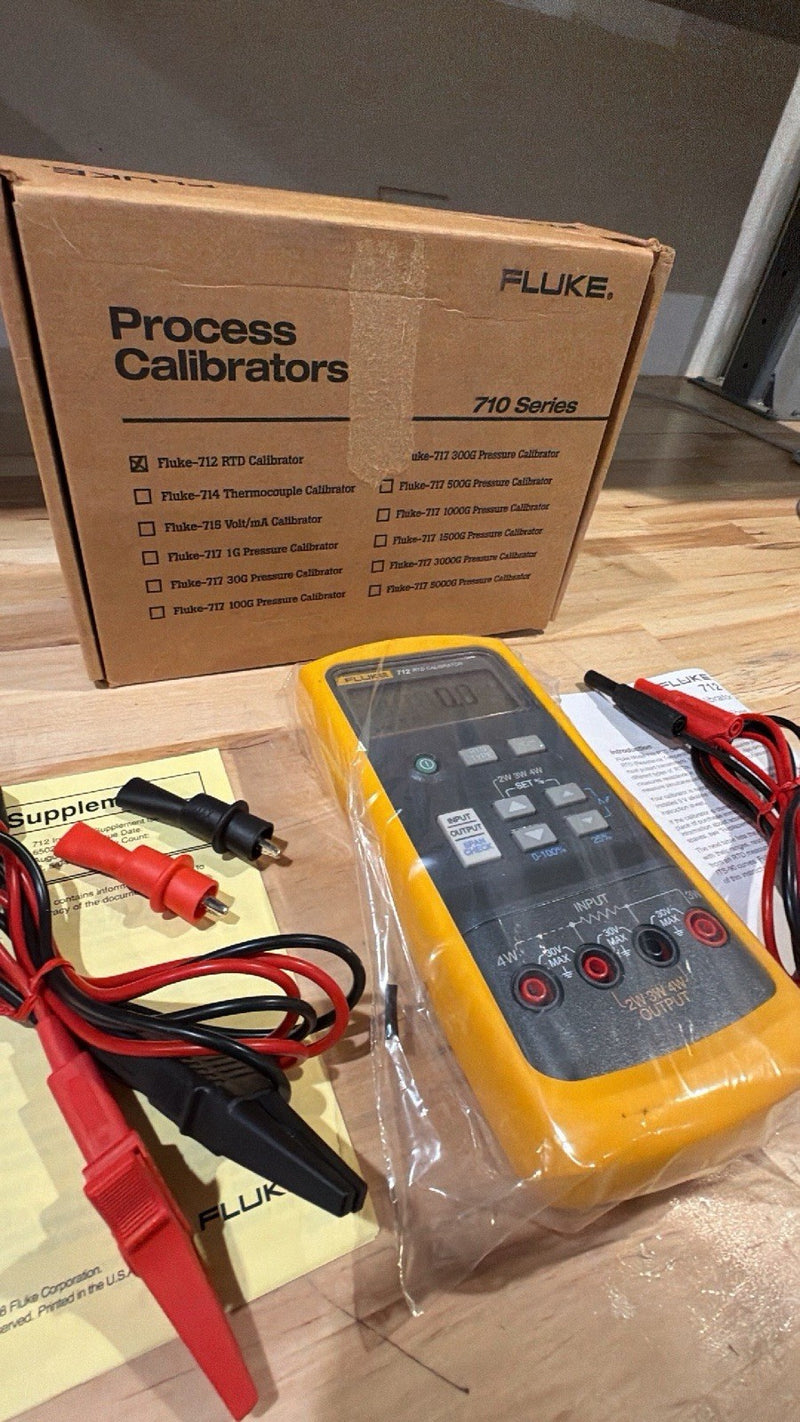 FLUKE 712 RTD CALIBRATOR KIT (NEW) FREE SHIPPING