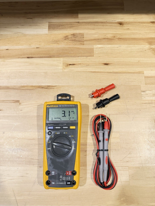 FLUKE 179 MULTIMETER WITH LEADS & CLIPS