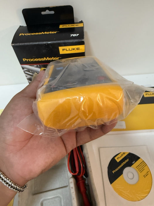 FLUKE 787 PROCESSMETER (NEW FACTORY SEALED) SHIPS FAST - FREE SHIPPING (RARE)