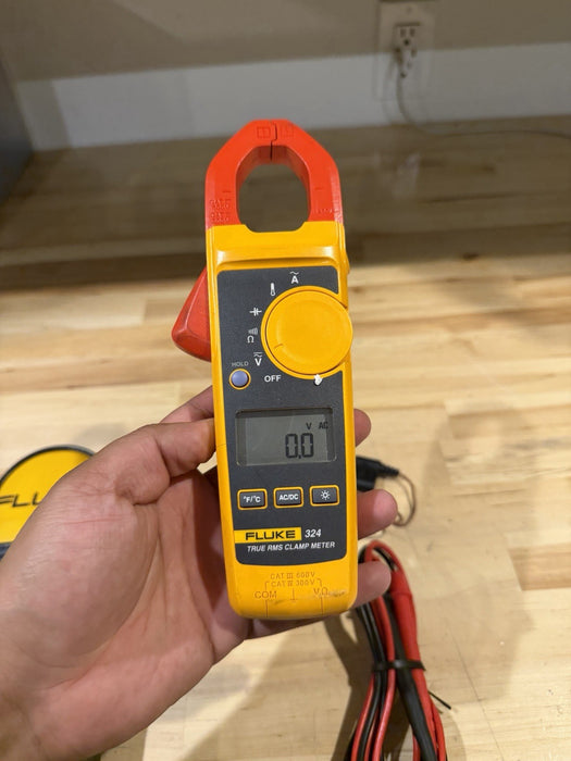 FLUKE 324 TRUE-RMS CLAMP METER WITH LEADS & CASE