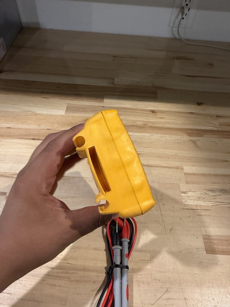 FLUKE 179 MULTIMETER WITH LEADS & CLIPS