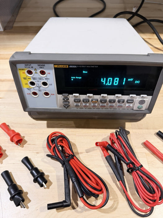FLUKE 8808A 5.5 DIGITAL MULTIMETER W/ LEADS & CHARGER - TESTED / SHIPS FAST