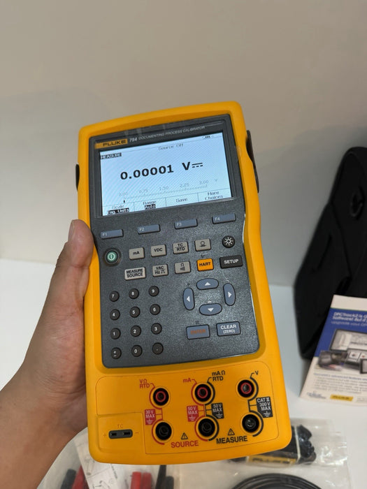 FLUKE 754 DOCUMENTING PROCESS CALIBRATOR WITH ACCESSORIES NEW