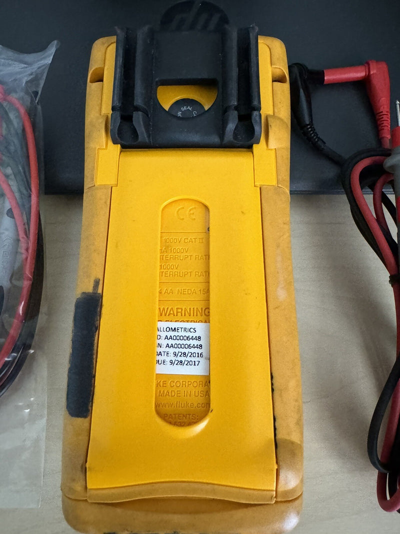 FLUKE 87IV TRMS MULTIMETER WITH BAG & LEADS