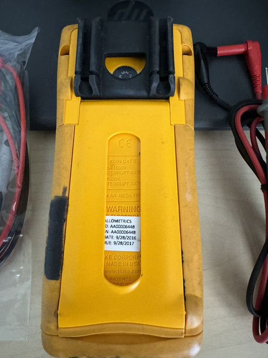 FLUKE 87IV TRMS MULTIMETER WITH BAG & LEADS