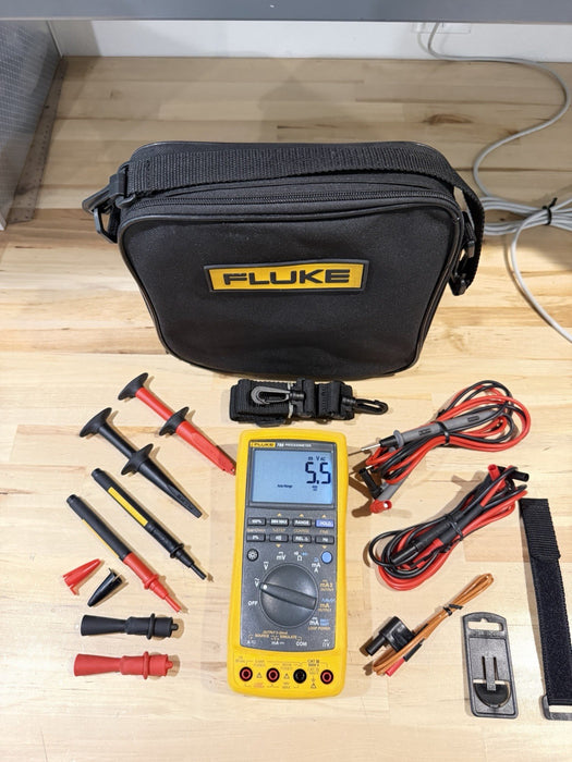FLUKE 789 PROCESS METER W/ ACCESSORIES (TESTED) EXCELLENT CONDITION