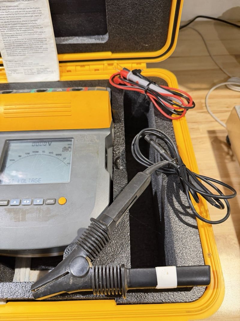 FLUKE 1555 10KV INSULATION TESTER WITH ACCESSORIES TESTED