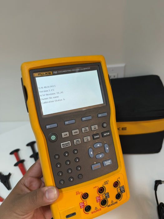 FLUKE 753 DOCUMENTING PROCESS CALIBRATOR WITH ACCESSORIES TESTED