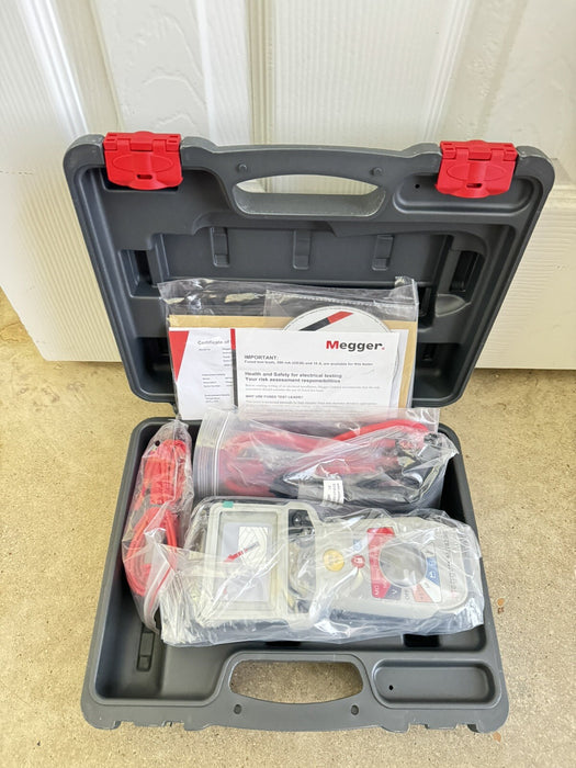 MEGGER MIT400/2 INSULATION & CONTINUITY TESTER WITH LEADS NEW