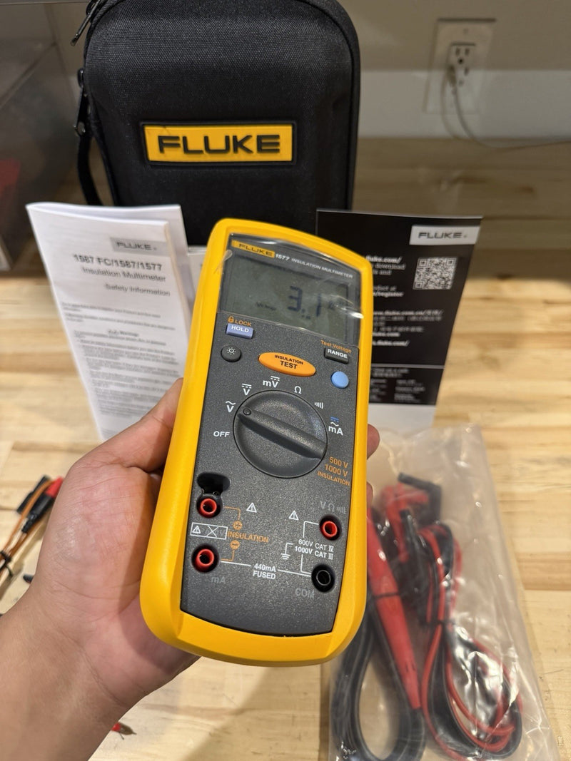 FLUKE 1577 INSULATION MULTIMETER W/ LEADS & CASE TESTED SHIPS FAST NEW