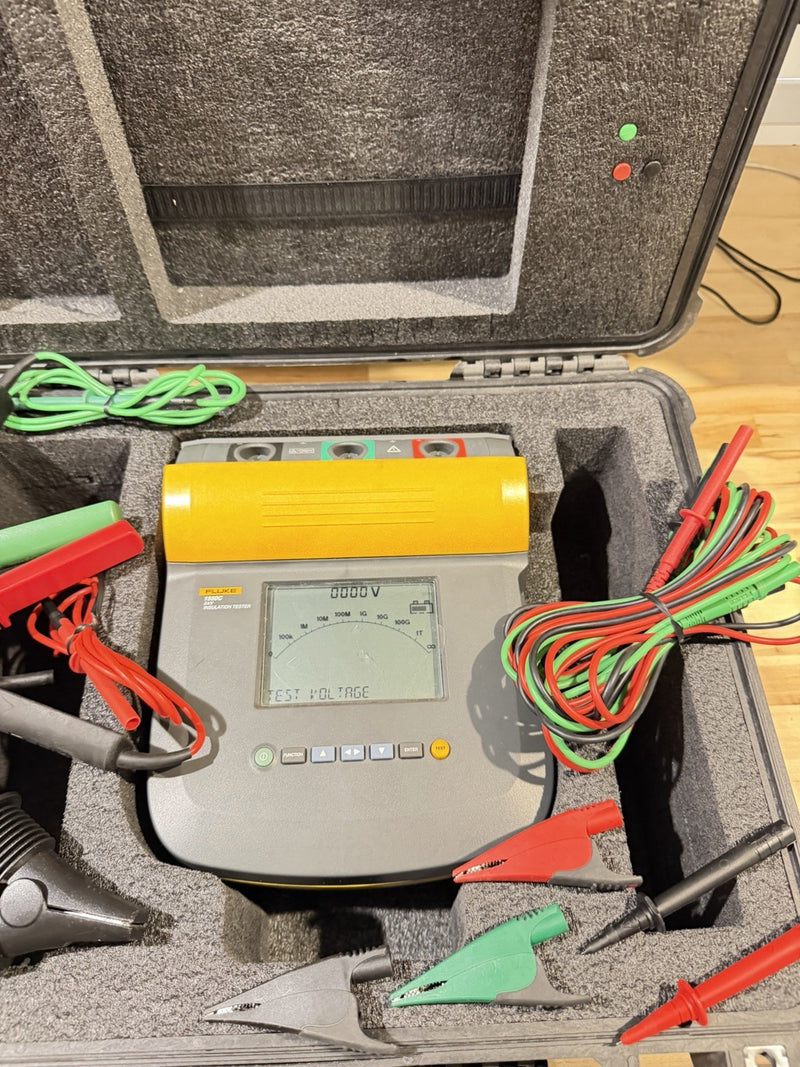 FLUKE 1550C 5KV INSULATION TESTER W LEADS & CASE - FREE SHIPPING