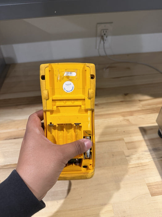 FLUKE 189 TRUE RMS MULTIMETER FOR PARTS