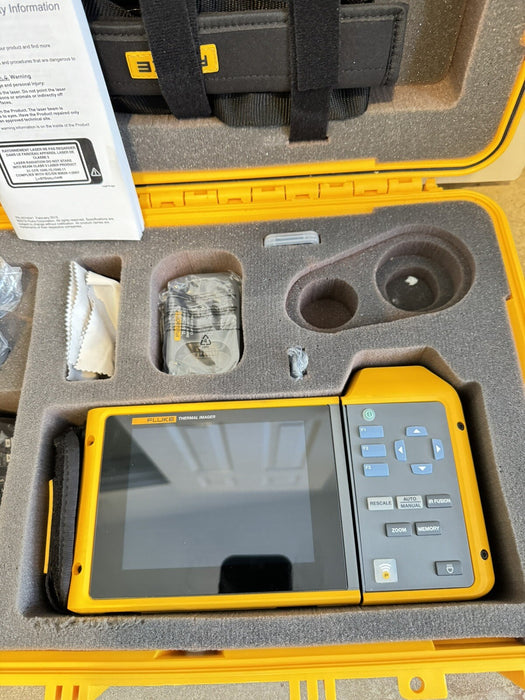 FLUKE TIX560 HANDHELD THERMAL CAMERA 320X240P 60HZ -20°C TO 1200°C