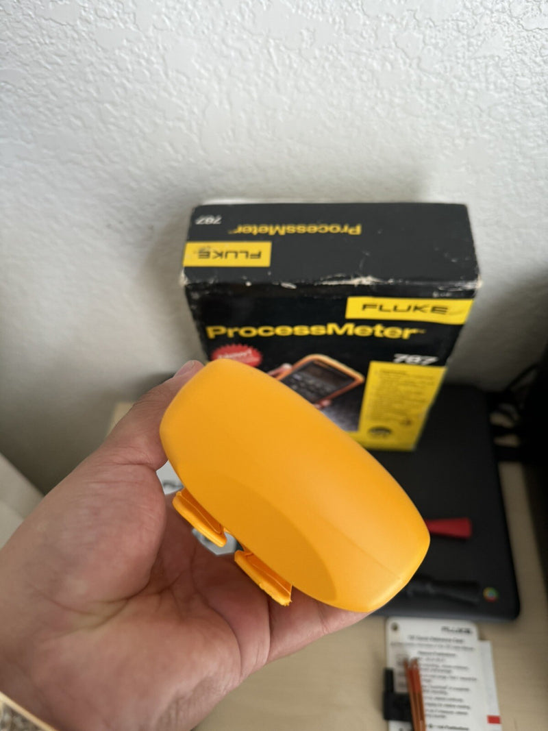 FLUKE 787 PROCESSMETER WITH BOX MANUALS & LEADS