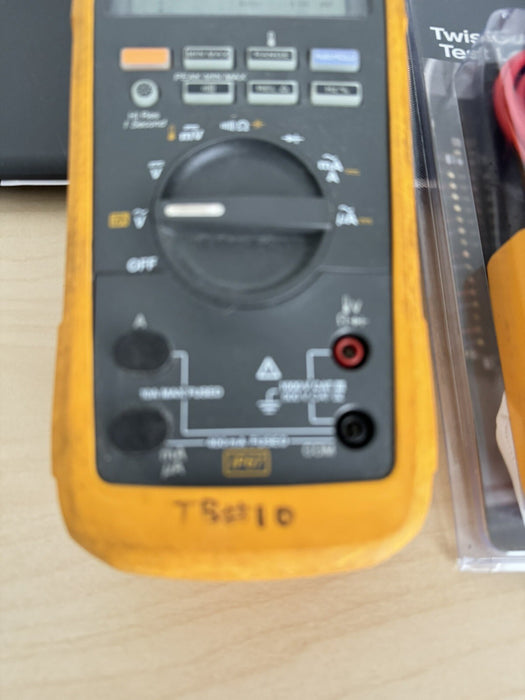 Fluke 87V-MAX True-RMS Industrial Heavy-Duty Digital Multimeter (NEW LEADS)