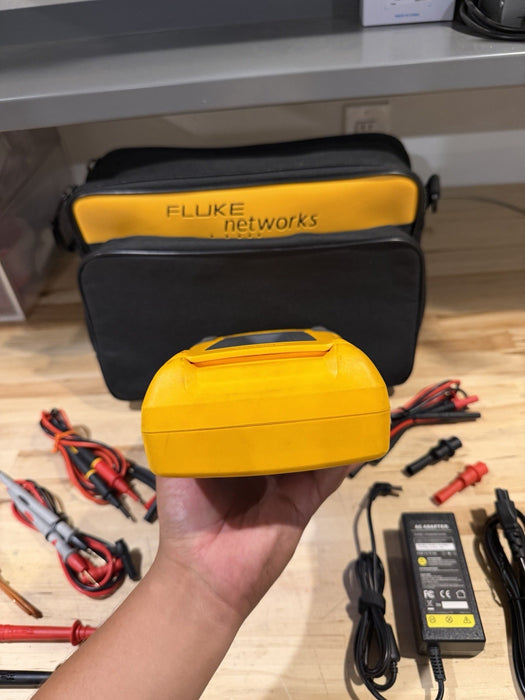 FLUKE 753 DOCUMENTING PROCESS CALIBRATOR WITH ACCESSORIES TESTED