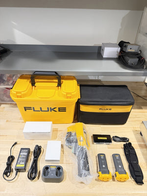 FLUKE TIR27 THERMAL IMAGER KIT 60HZ W/ BATTERIES & CHARGER (TESTED) RARE