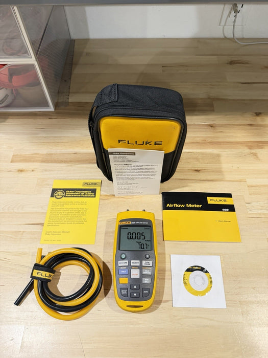 FLUKE 922 AIRFLOW METER W / ACCESSORIES- SHIPS FAST
