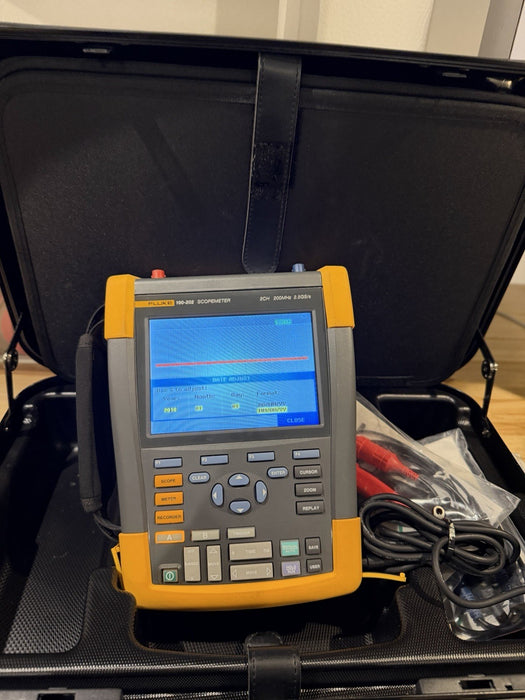 FLUKE 190-202 SCOPEMETER 2CH 200MHZ 2.5GS/S W/ ACCESSORIES (TESTED) SHIPS FREE