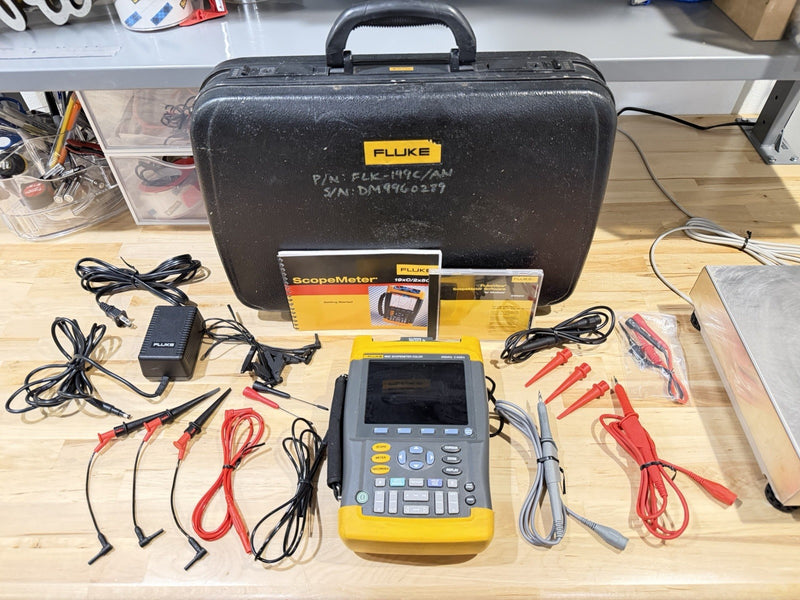 FLUKEE 199C 200MHZ 2.5GS/S SCOPEMETER COLOR WITH ACCESSORIES TESTED