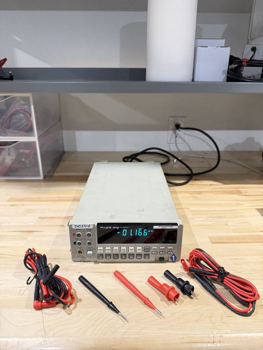 FLUKE 8842A MULTIMETER W/ LEADS & CLIPS / CHARGER - FREE SHIPPING