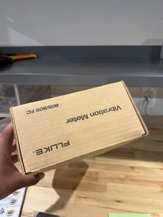 FLUKE 805 FC VIBRATION METER W / ACCESSORIES (NEW FACTORY SEALED) SHIPS FAST