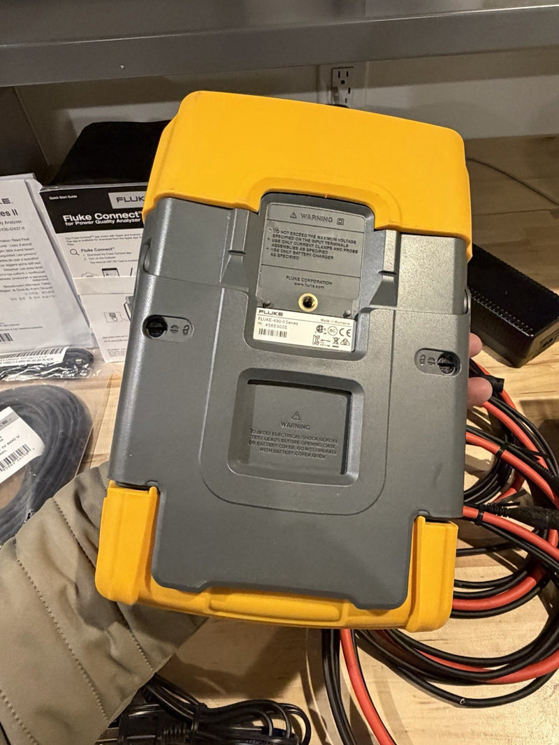FLUKE 434 SERIES II ENERGY ANALYZER KIT WITH ACCESSORIES TESTED