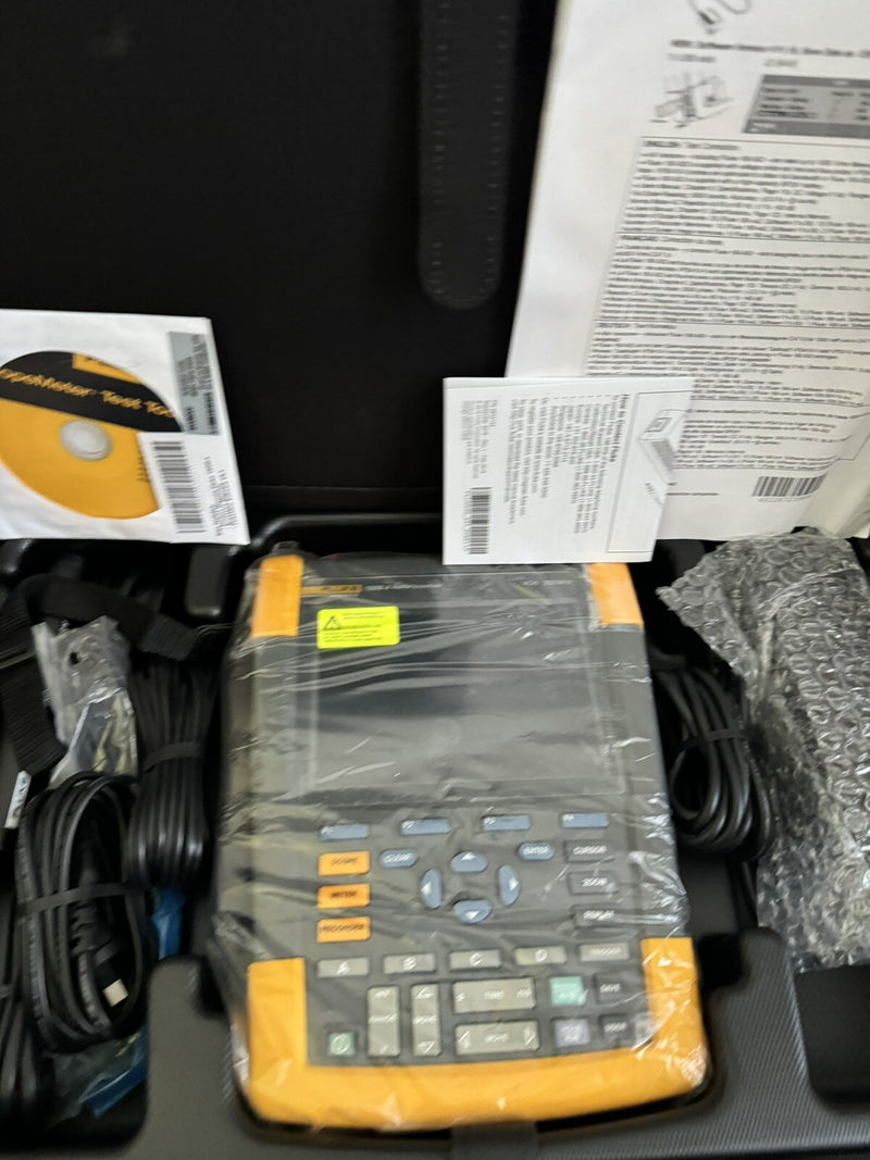 FLUKE 190M-4 4 CHANNEL 200 MHZ MEDICAL SCOPEMETER
