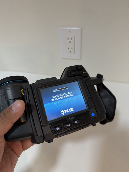 FLIR T440 THERMAL IMAGING CAMERA WITH ACCESSORIES & CASE TESTED
