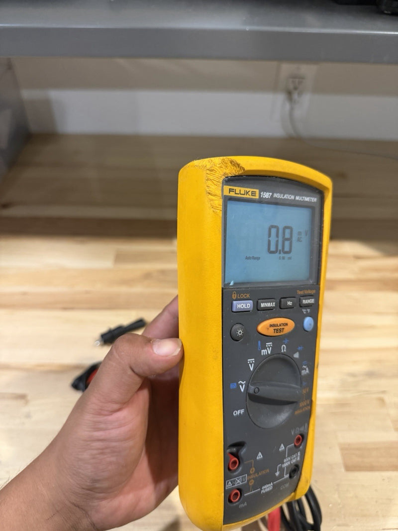 FLUKE 1587 DIGITAL INSULATION TESTER KIT W ACCESSORIES & LEADS - SHIPS FAST