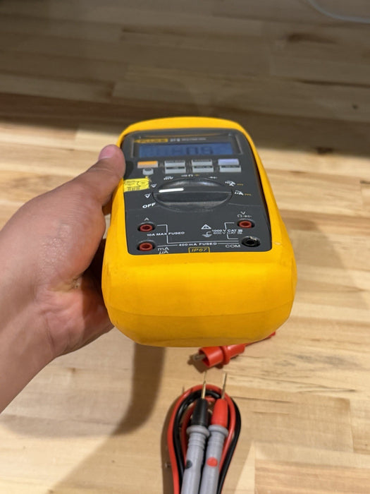 FLUKE 27 II INDUSTRIAL DIGITAL MULTIMETER WITH LEADS & CLIPS CALIBRATED 2025