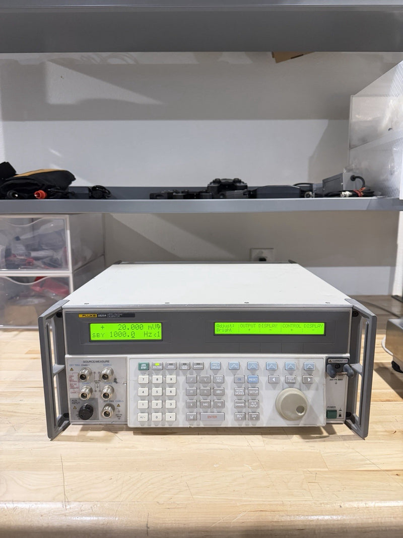 FLUKE 5820A OSCILLOSCOPE CALIBRATOR W/ 5 CHANNEL OPTION (FREE SHIPPING)
