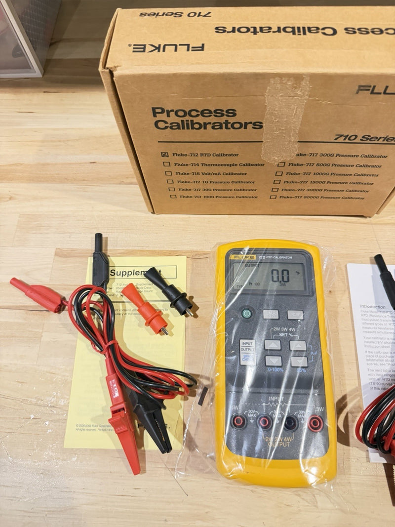 FLUKE 712 RTD CALIBRATOR KIT (NEW) FREE SHIPPING