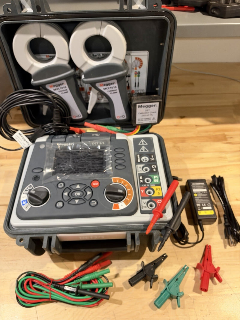 MEGGER DET2/3 GROUND TESTER W/ MCC1010 & MVC1010 CLAMP & LEDS -TESTED SHIPS FAST