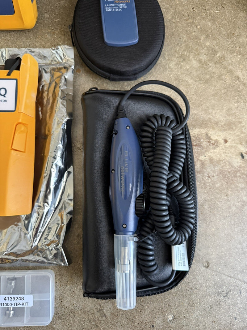 FLUKE NETWORKS VERSIV OPTIFIBER PRO OTDR KIT WITH QUAD OTDR MODULE & ACCESSORIES
