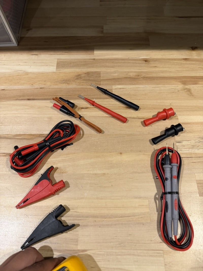 FLUKE 707 LOOP CALIBRATOR WITH LEADS & ACCESSORIES