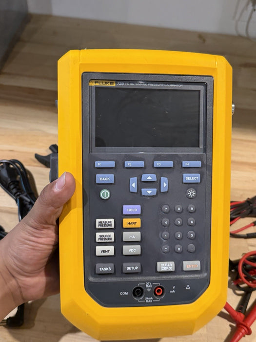 FLUKE 729 FC AUTOMATIC PRESSURE CALIBRATOR W/ ACCESSORIES (FREE SHIPPING)