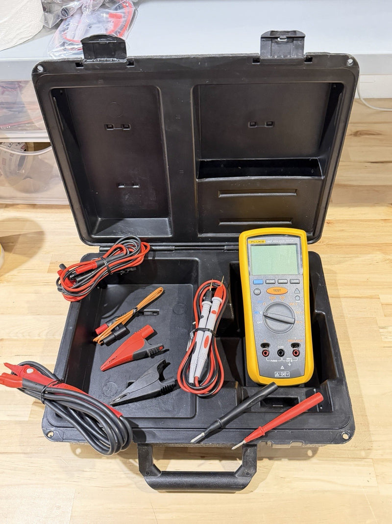 FLUKE 1507 INSULATION MULTIMETER WITH LEADS & CLIPS