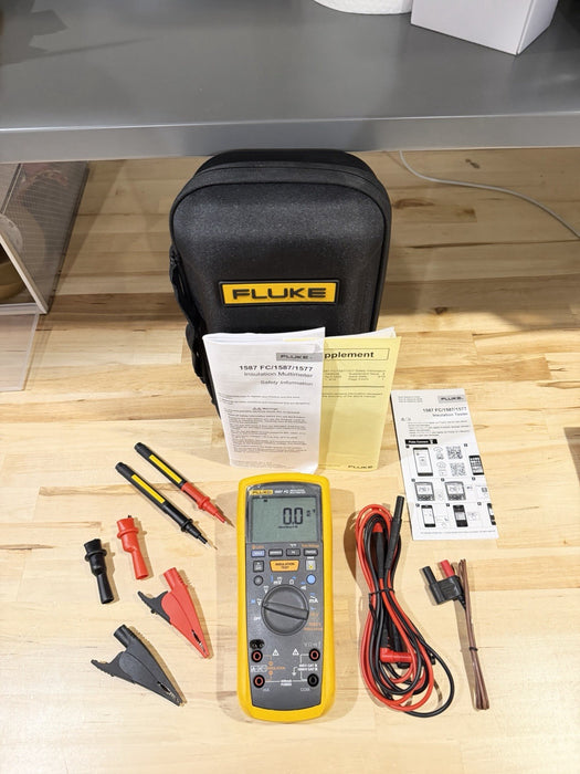 FLUKE 1587 FC INSULATION MULTIMETER WITH LEADS & CASE TESTED